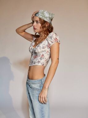 Urban Outfitters Cream Floral Crop Top  UO Bryn Zip-Front Bustier large